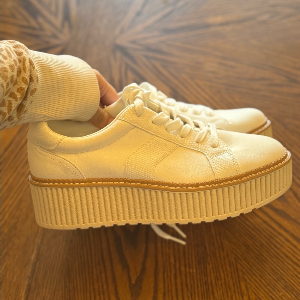 🩵2 for $35🩵 DV by Dolce Vita White Platform Sneakers